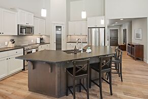 Manzanita 3 Bedroom Home by RedAwning