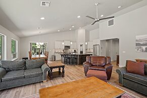 Manzanita 3 Bedroom Home by RedAwning