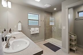 Manzanita 3 Bedroom Home by RedAwning