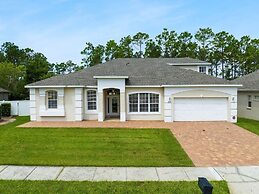 Highlands Haven 6 Bedroom Home by RedAwning