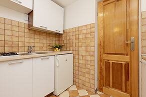 Sienna Apartment With AC by Renters