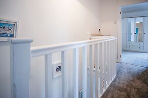 Castle Square - 2 Bedroom - Mumbles