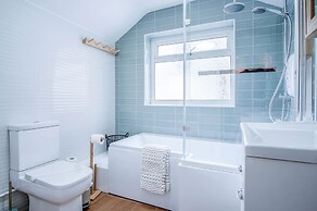 Castle Square - 2 Bedroom - Mumbles