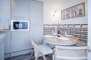 Castle Square - 2 Bedroom - Mumbles