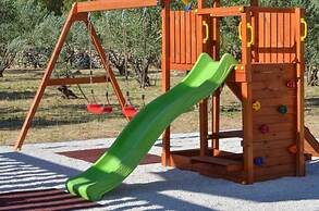 House Natura - Retreat With Tennis Court and Pool