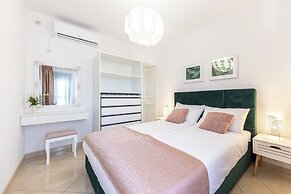 House Natura - Retreat With Tennis Court and Pool