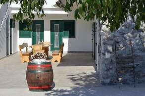 House Natura - Retreat With Tennis Court and Pool