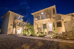 Blue Symphony Suites & Apartments