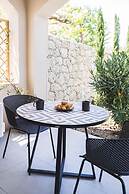 Blue Symphony Suites & Apartments