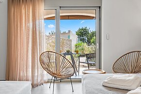 Blue Symphony Suites & Apartments