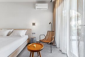 Blue Symphony Suites & Apartments