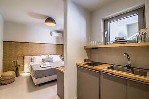 Blue Symphony Suites & Apartments