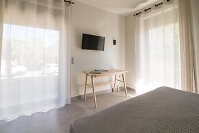 Blue Symphony Suites & Apartments