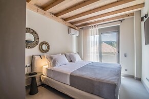 Blue Symphony Suites & Apartments