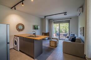 Blue Symphony Suites & Apartments