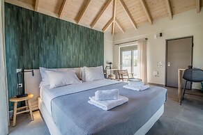 Blue Symphony Suites & Apartments