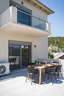 Blue Symphony Suites & Apartments