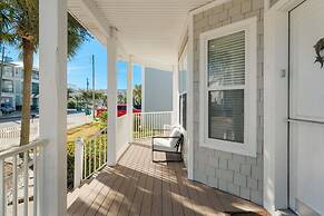 Destin Beach House - Gulf Moon by PHG