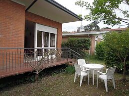 Nice Apartment With Private Garden and Parking