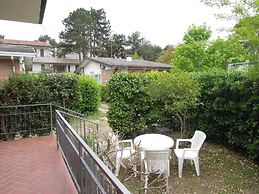 Nice Apartment With Private Garden and Parking