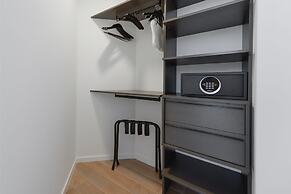 Stunning Apt in Biscayne with Bay Views