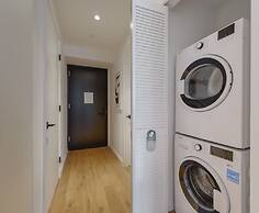 Stunning Apt in Biscayne with Bay Views