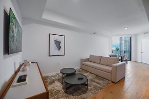 Stunning Apt in Biscayne with Bay Views