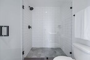 Stunning Apt in Biscayne with Bay Views