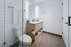 Stunning Apt in Biscayne with Bay Views