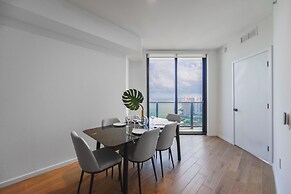 Stunning Apt in Biscayne with Bay Views