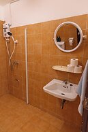 Jida Place Free Laundry