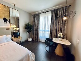 Chez Hotel Arlington Heights