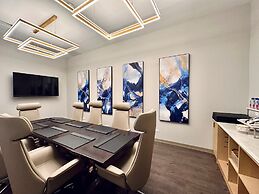 Chez Hotel Arlington Heights