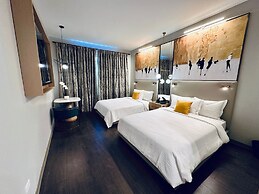 Chez Hotel Arlington Heights