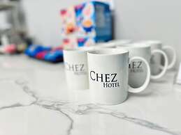 Chez Hotel Arlington Heights