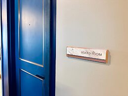 Chez Hotel Arlington Heights