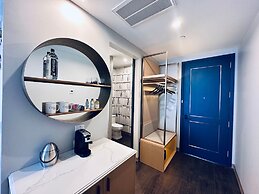 Chez Hotel Arlington Heights