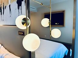 Chez Hotel Arlington Heights