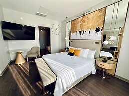 Chez Hotel Arlington Heights