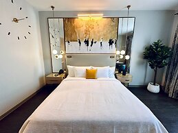 Chez Hotel Arlington Heights