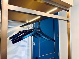 Chez Hotel Arlington Heights