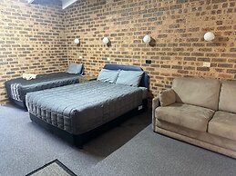 Clock Tower Motor Inn