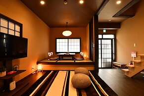 FL House Naniwa Sakura Hotori