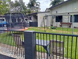 Midway Motel and Villas