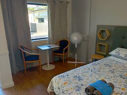 Midway Motel and Villas