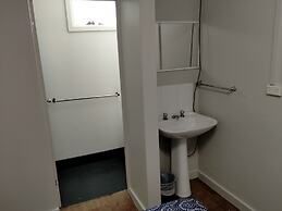 Midway Motel and Villas