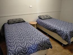 Midway Motel and Villas