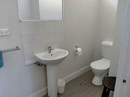 Midway Motel and Villas