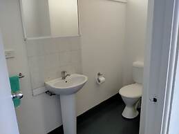 Midway Motel and Villas