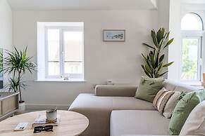 Newport Ship s Nook Cozy Hideaway